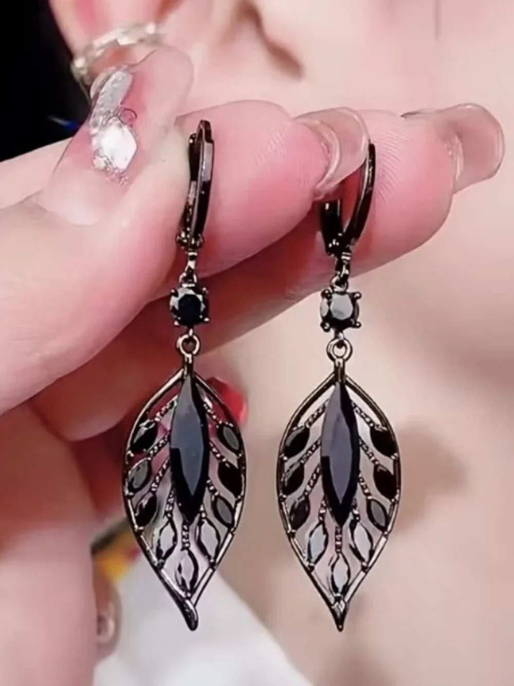 Leaf-shaped Drop Earrings Inlaid with Black Glass Gun Plated Black